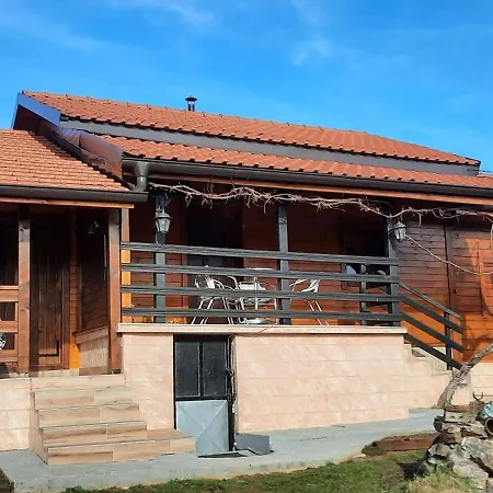 Seosko Turisticko Domacinstvo Pavlovica Konaci カントリーハウス